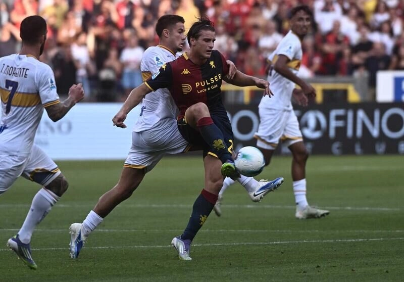 Lecce vs Genoa - Sự quyết tâm của thầy trò De Rossi